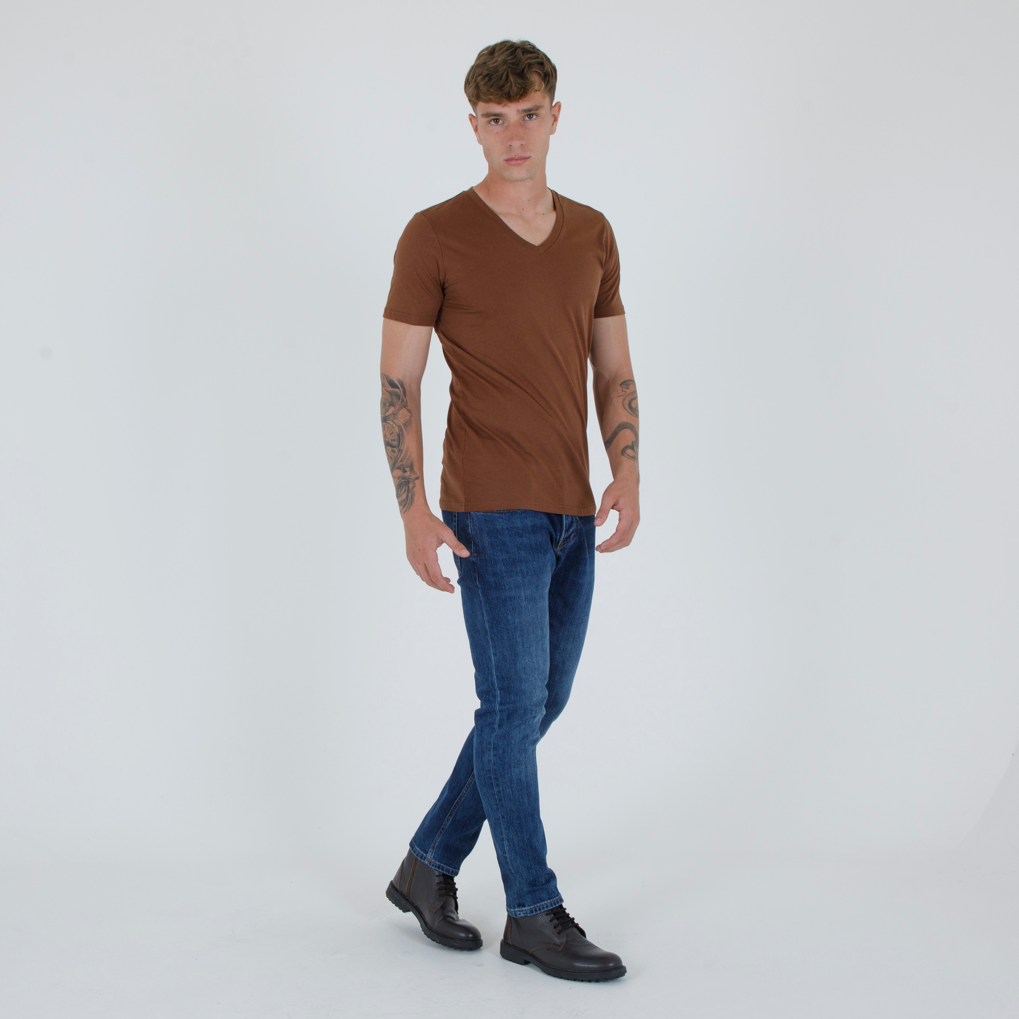 T-SHIRT SCOLLO A V -11497