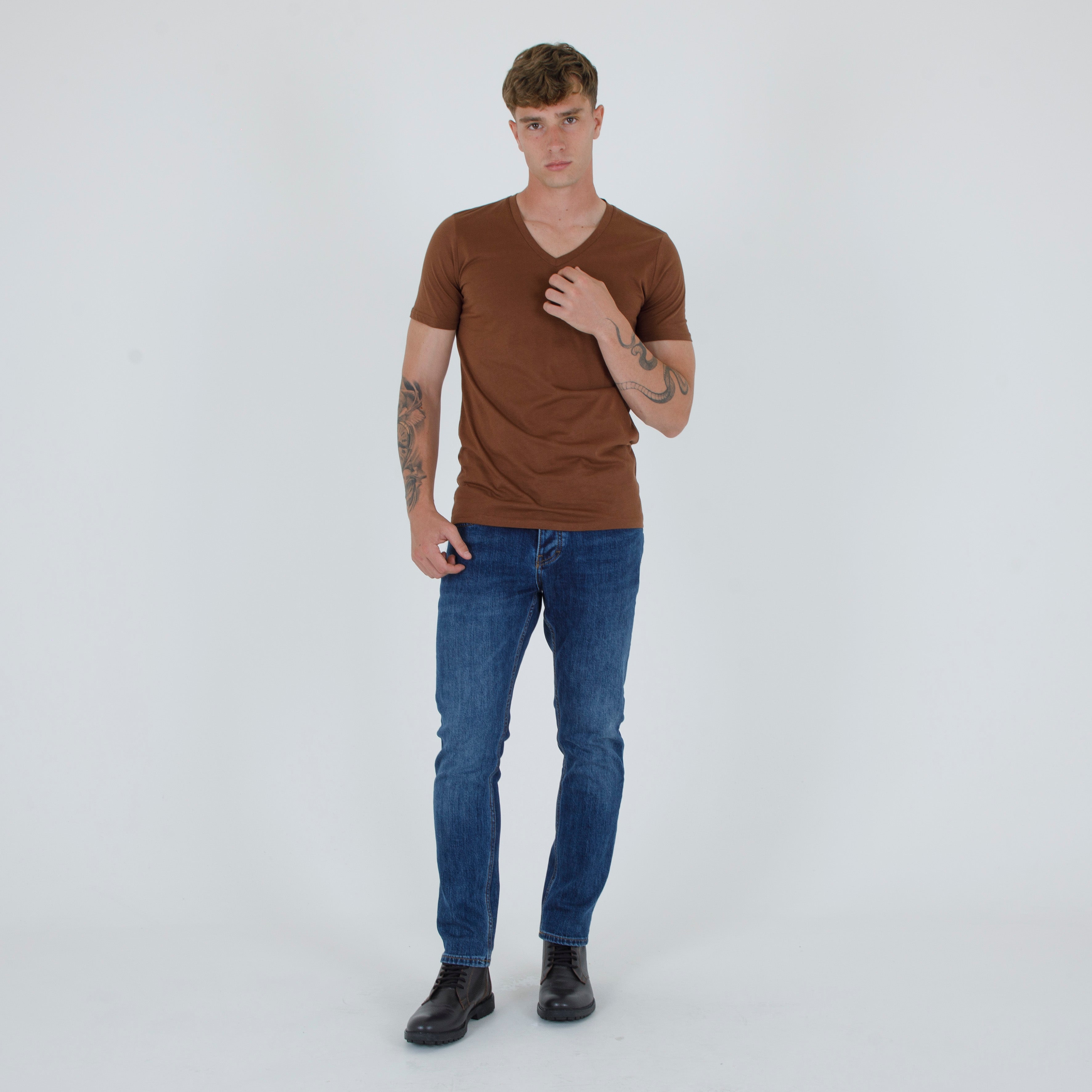 T-SHIRT SCOLLO A V -11497