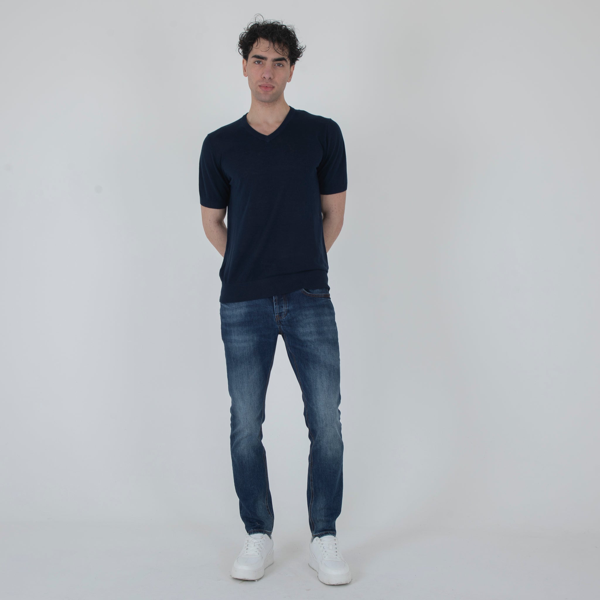 MAGLIA SCOLLO A V MISTO LINO-11539